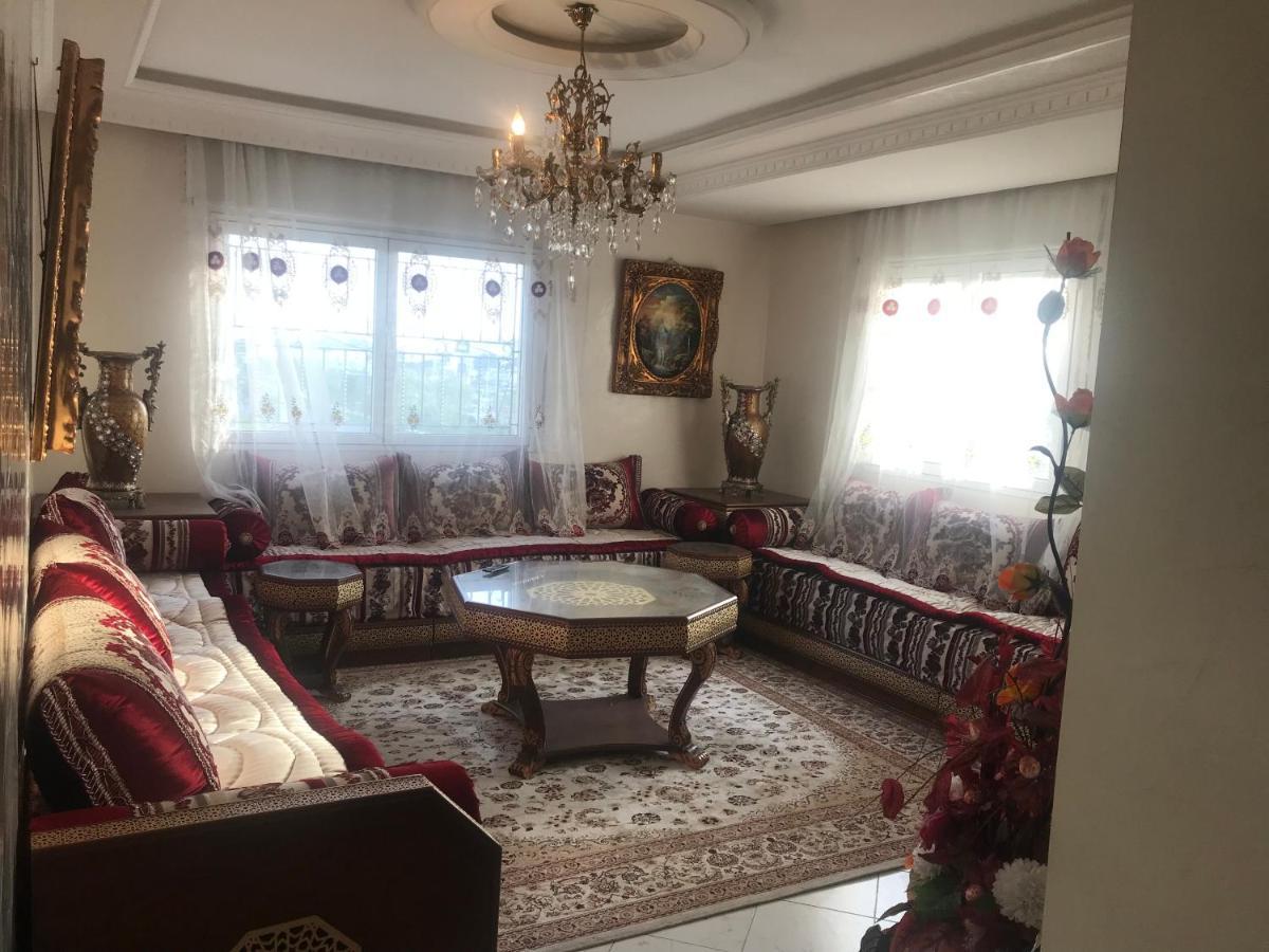 Appartement Familal A Trois Chambres En Face Marjane & Hotel Ahlen Tanger Exteriör bild
