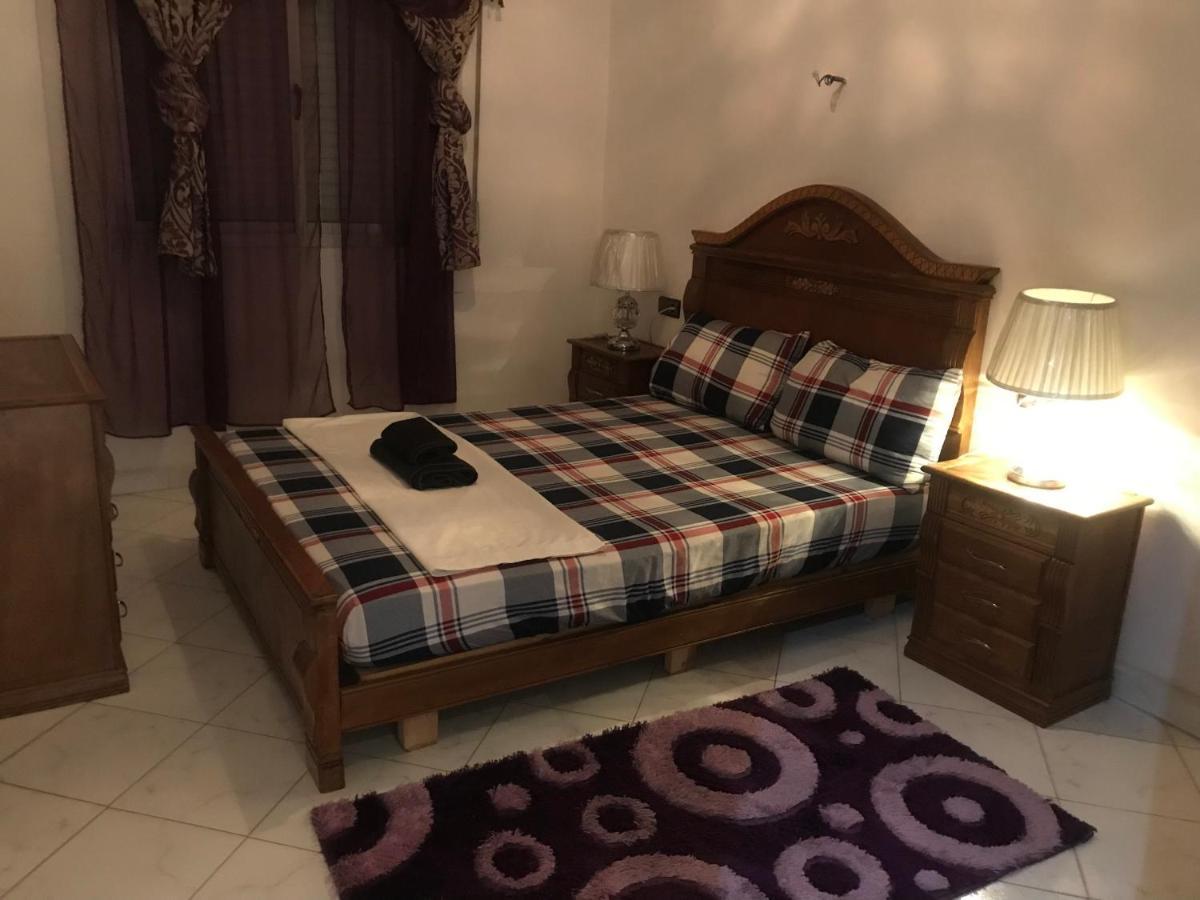 Appartement Familal A Trois Chambres En Face Marjane & Hotel Ahlen Tanger Exteriör bild