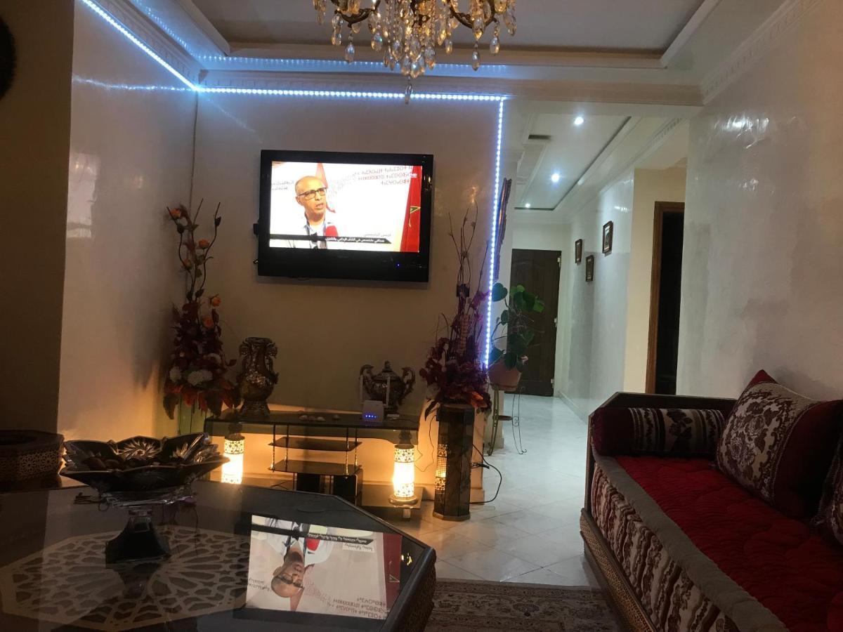 Appartement Familal A Trois Chambres En Face Marjane & Hotel Ahlen Tanger Exteriör bild